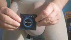 Monster_Meat_: Jak si nasadit XXXLarge kondomy na mé monstrum