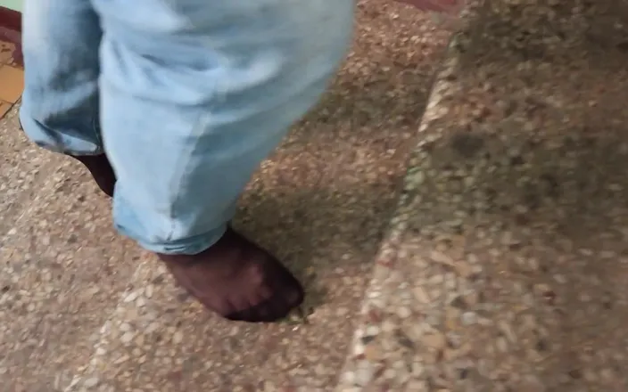 Kinky Guy: Walking Barefoot with Pantyhose on a Really Dirty Floor