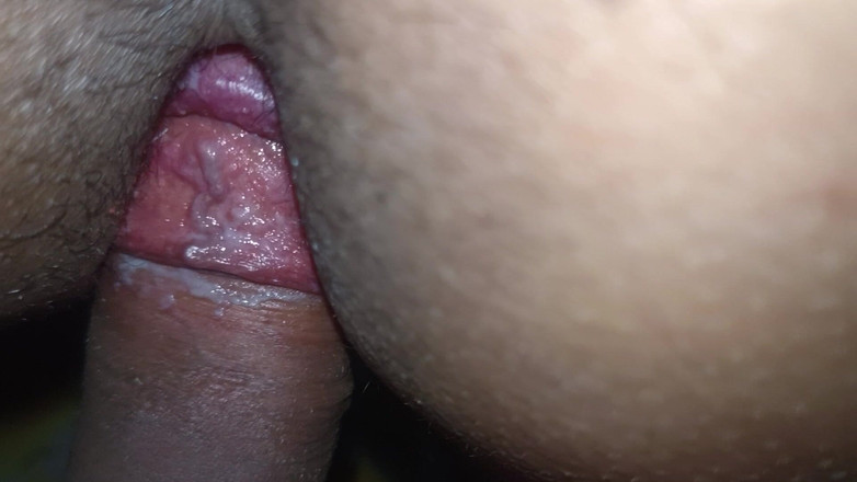 XXX Nepal: Come il pene entra nella vagina stretta della teen.