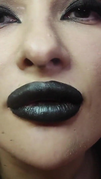Pofticiosul Succubus te fascinează