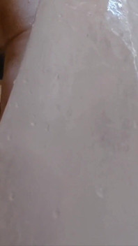 Suami ngentot dildo ukuran raksasa di kamar mandi pt 2