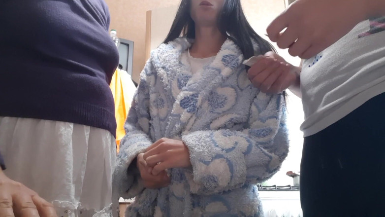 Lesbian-illusion: Moje nevlastní sestra přišla o svou přítelkyni v Kartách
