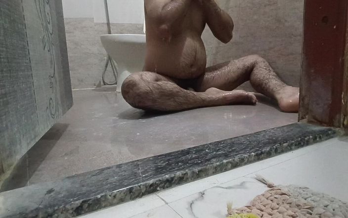 LovedSunsine1990: Ogni volta che faccio un bagno, faccio un bagno nudo.