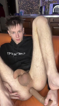 Hand Pump Session Builds to Uncontrollable Twink Cum