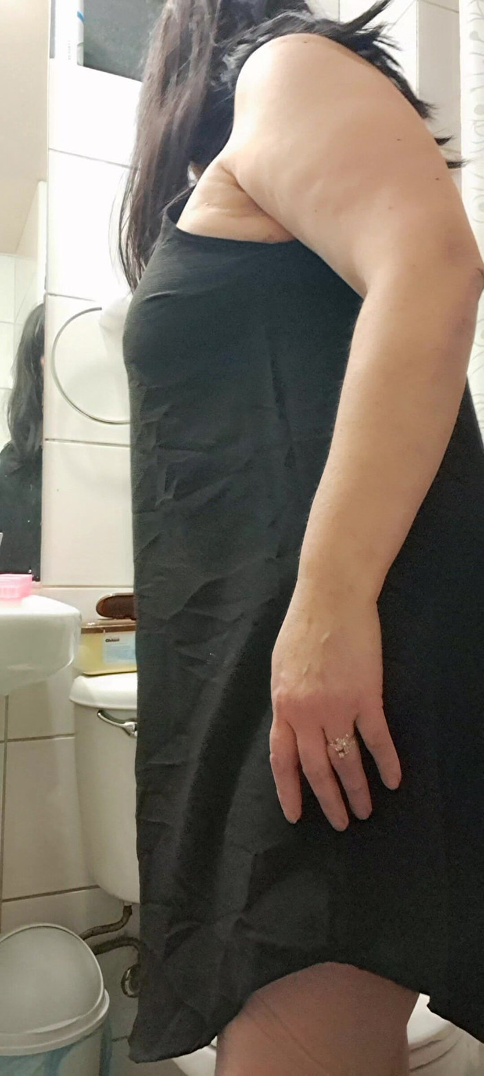 Mommy big hairy pussy: 젖탱이를 보여주는 미시 밀프