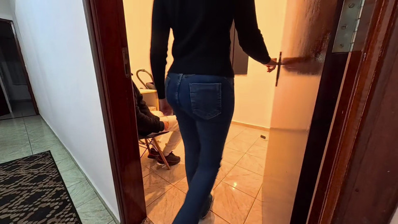 Gabi SweetCouplesStories: Çalışanlar şirketin stoklarında oynaşıyor.