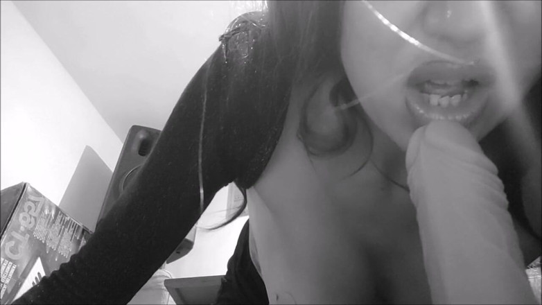 savannahamatoriale: Morticia Addams when Gomez is not here