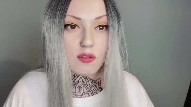 Miss Valentina: Iubita descoperă fetișul tău de chiloți