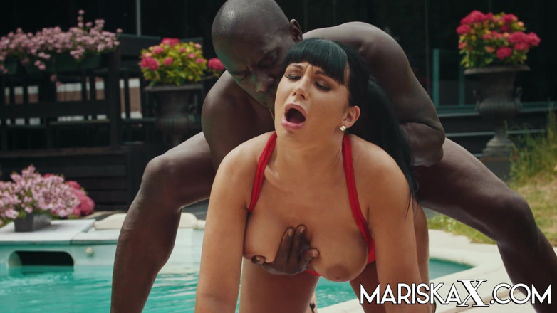 Mariska x: BBC creampie for Valentina Ricci