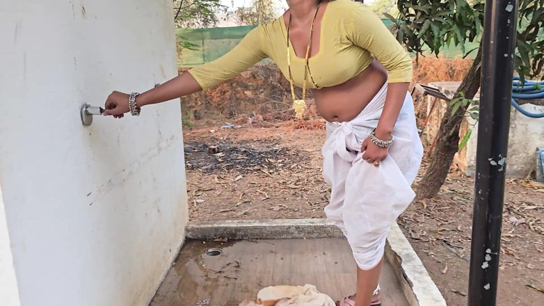 Kamasutra61: Cuplu indian sexy desi - romantism special Holi