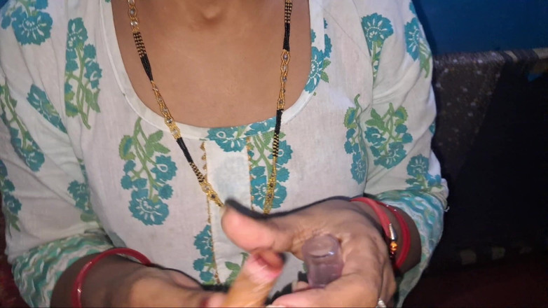 xshika: Girlfriend Gives Quick Blowjob