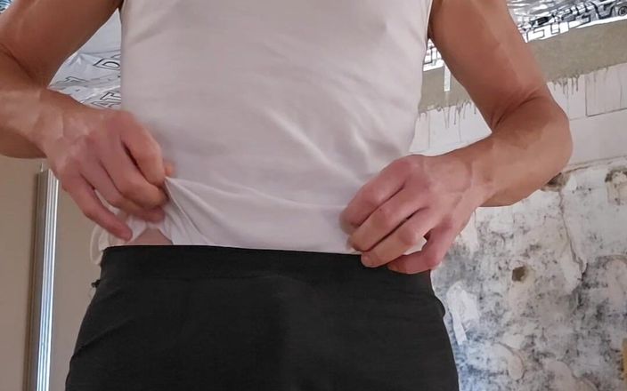 Chris_snoopy_91: Я возбуждена на работе и возбуждаюсь с дилдо