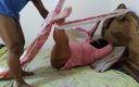 Aria Mia: Дезі товстушка-покоївка приходить на роботу в Саудівську Аравію, потім власник зв&amp;#039;язує її руки і ноги до ліжка, і трахає її тугу пизду