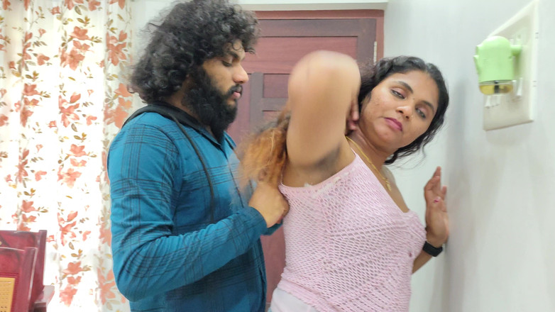 Vaigavarun45: Lång tunga slickar och intensiv säng dunkande