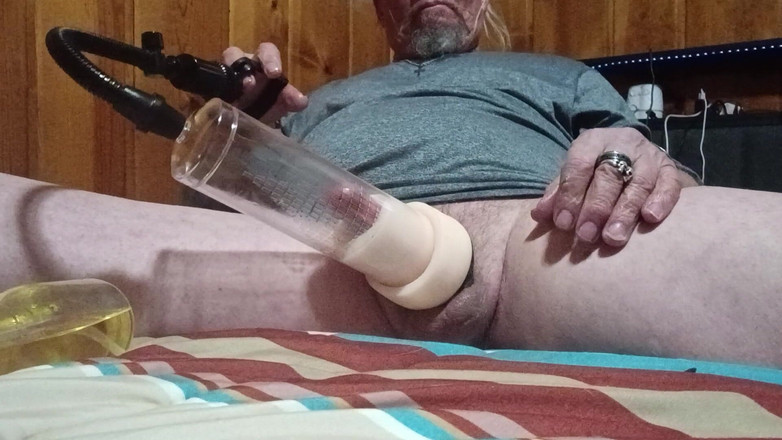 Cum dz nutx: Nuovo vibratore e pompa di figa