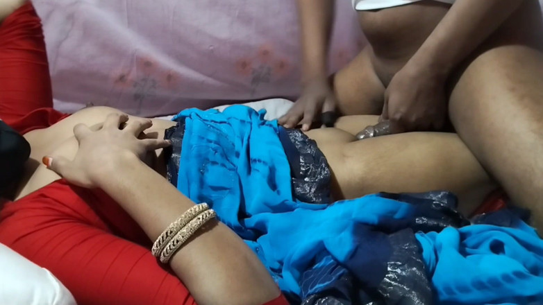 NixLeno: Linda garota pela primeira vez perdendo a virgindade Muito dolorido...