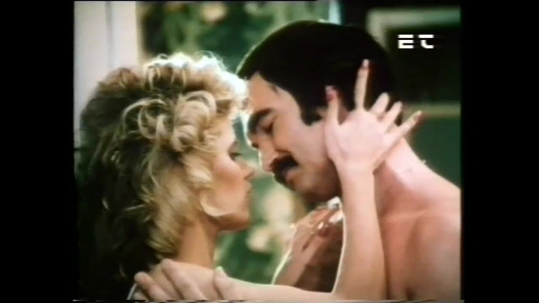 Vintage Usa: La segretaria sexy miLF con belle tette e figa pelosa...