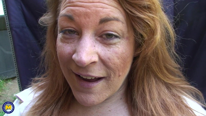 Mature NL: Mature Watcher Sucking a Black Cock in a Park