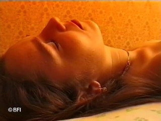 Horny Teenies: Russa dezoito anos - Um orgasmo peludo