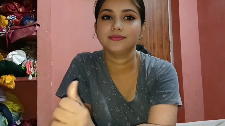 Desisexqueen: Istri cantik India menenangkan suaminya yang lagi marah dengan pijatan