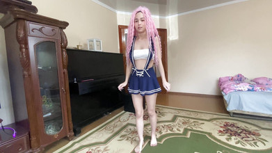 karina_lin: Hermanastra atrapa a su hermanastro masturbándose