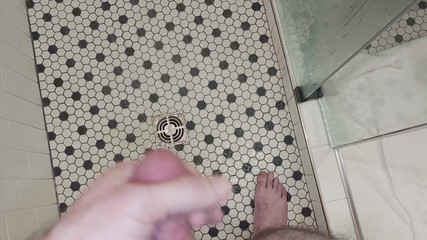 Nerdy Seducer: Uno fuori in piedi su un bagno