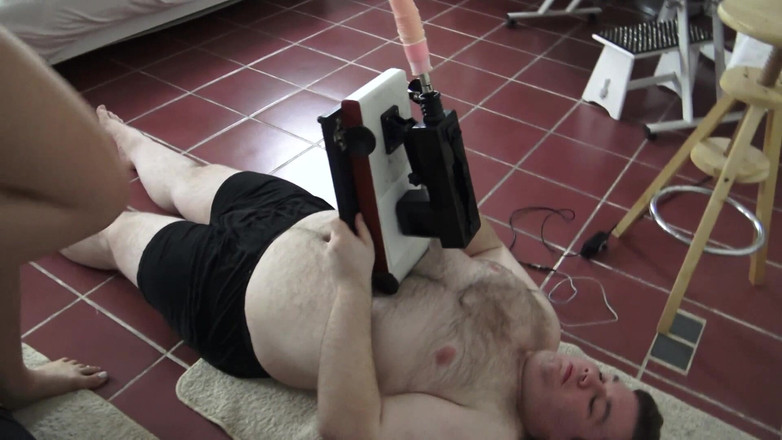 Femdom Sex: ¡Mis esclavas sexuales tienen que servir para mi diversión!