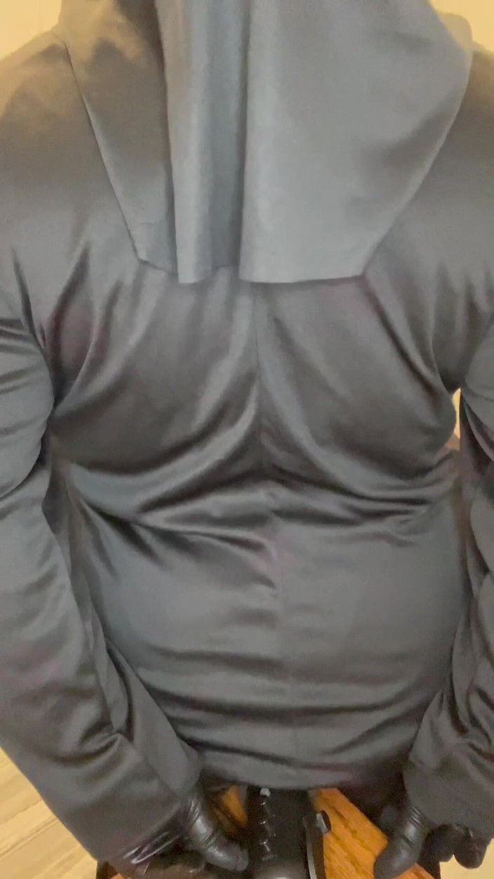 Anye Meshell: En stor byte nunna syndar med en Asmr Mic!