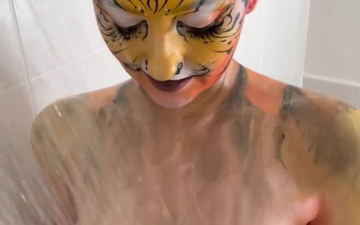 Em Yang: Tiger Bodypaint 淋浴单人玩耍