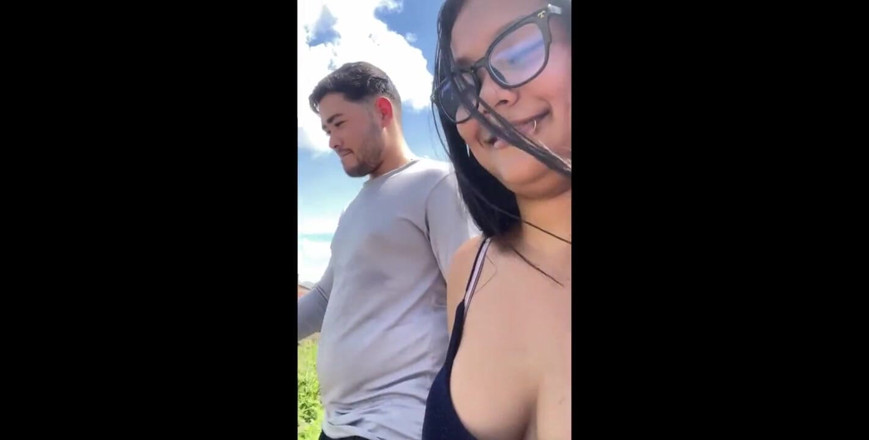 EMY_AND_JONH: Berkongkek dengan orang asing di jalan dalam pertukaran wang tunai
