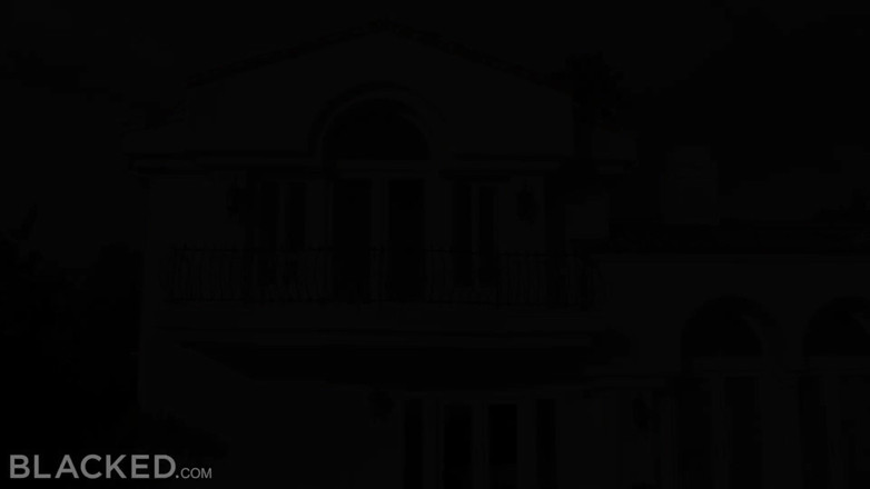 Blacked: BLACKED - Kagney Linn Karter ชอบเลียรูตูดผู้ชายผิวดำ