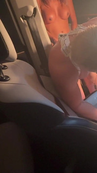 Seks Dalam Kereta Dengan Lelaki Seksi