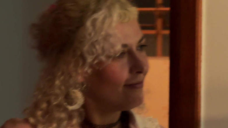 Quente club: Empregada Lésbica Delira Com Uma Gordinha, Uma Ruiva E Uma...