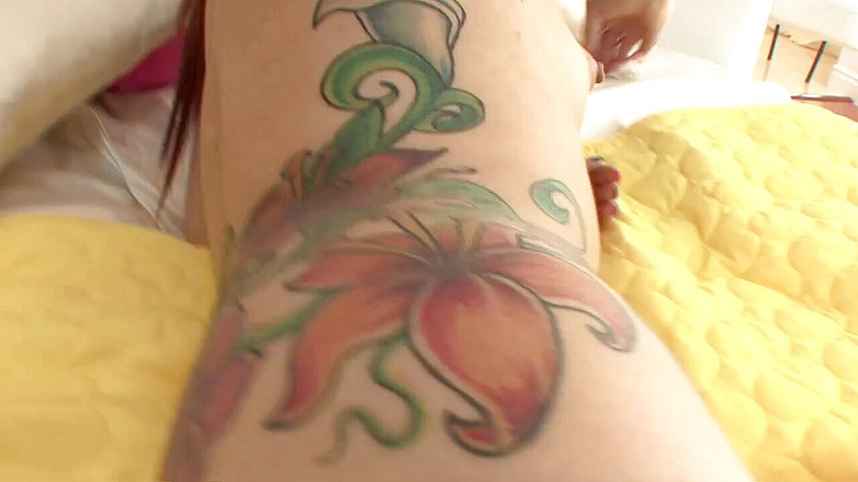 Young Sinner: Con bò đực Mỹ đụ người châu Á xăm mình