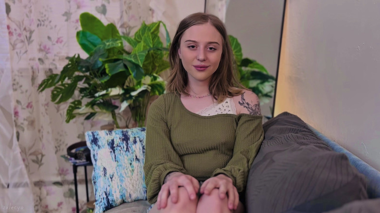 Zxlecya: The Secret of Kissing From a Step Sister