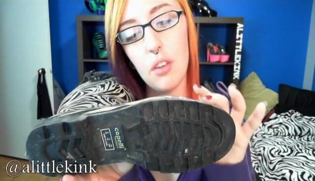 Miss Faith Rae: Lick my rainboots