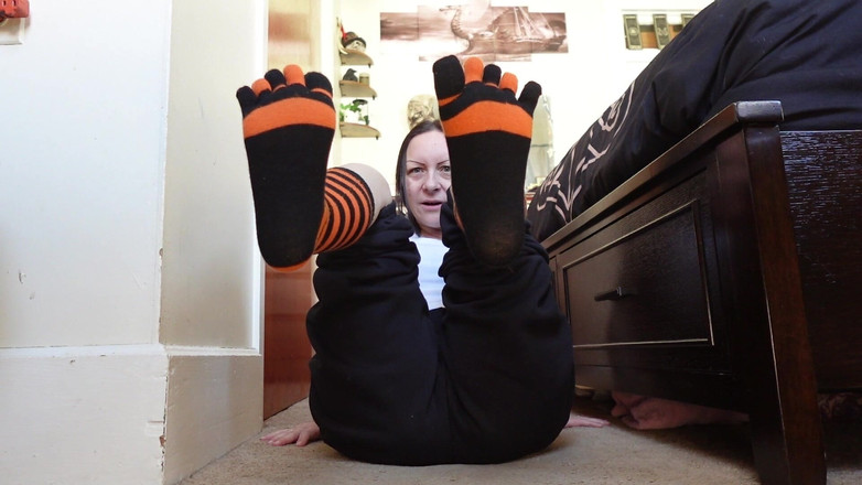 Raven Willow: つま先靴下のティーラス