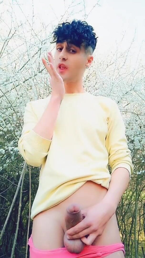 Idmir Sugary: Spring Jerking Backyard - Pau gordo, 2 gozadas e lambida de porra...