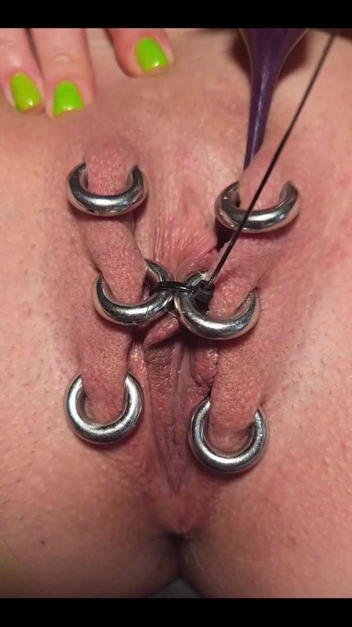 Dirty Molly: Ties.