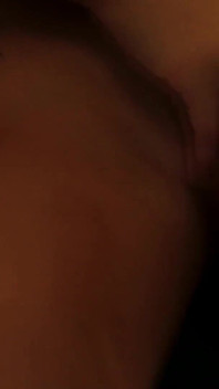 Jenna Presley menunggang Sybian sehingga dia menjerit, kemudian dikongkek pepeknya oleh zakar keras