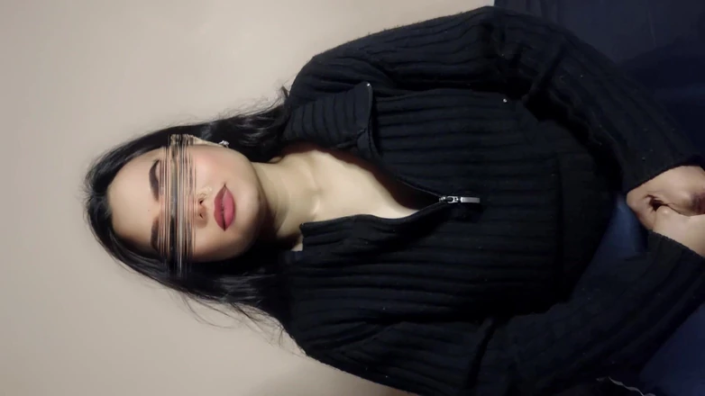 Faryal: Un profesor indian a futut o fată de peste 18 ani...
