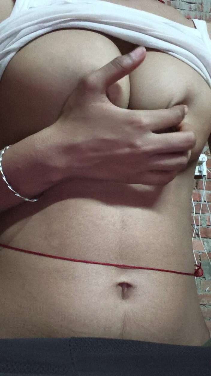 Moma: Сексуальне відео