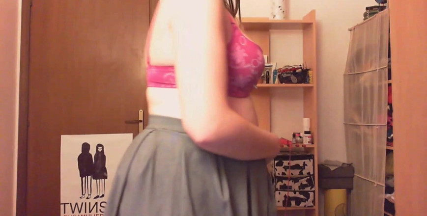 Nicoletta Embassi: स्टॉकिंग्स और अद्भुत फुहार वाले चरमसुख का संग्रह