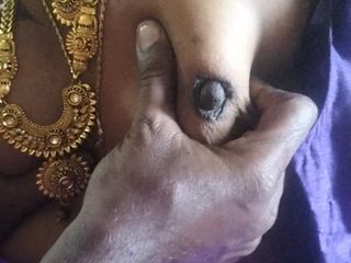 Funny couple porn studio: Tamilského páru Sání prsou eroticky