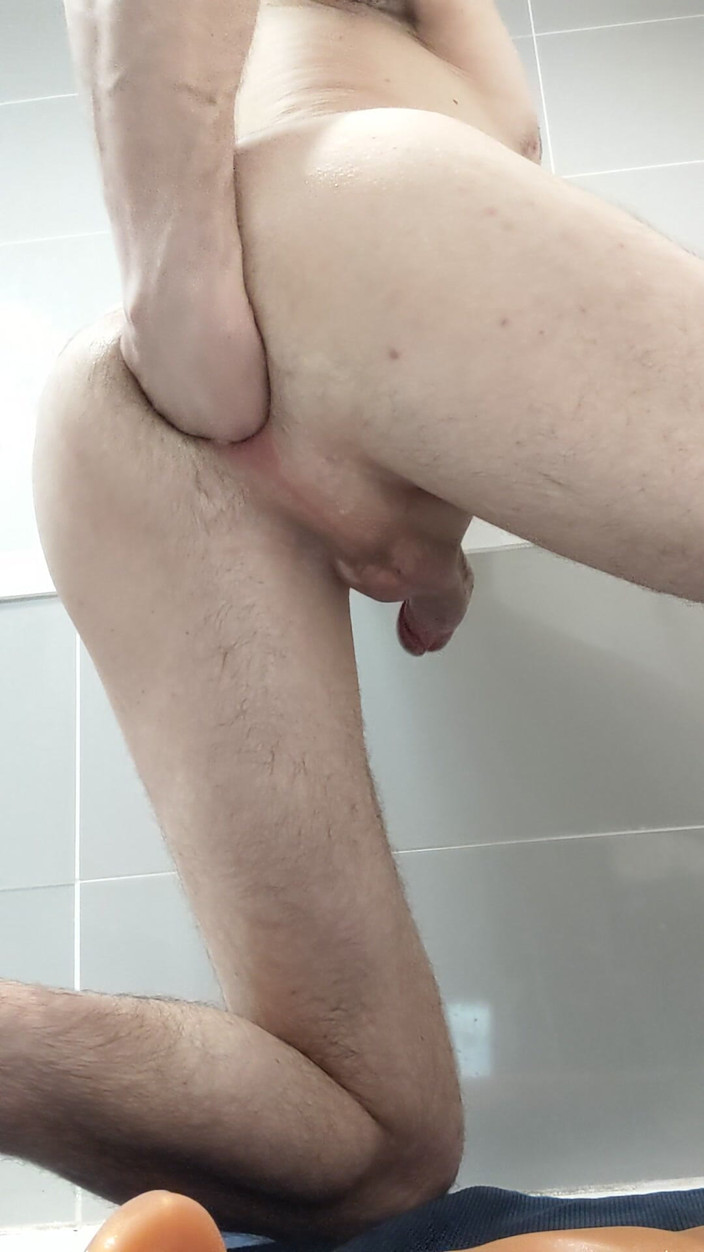 Mike Bi: Kocaman bir dildo popomda saklıyorum