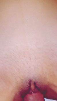 Ich nehme eine nahaufnahme der engen vagina meiner stieftochter