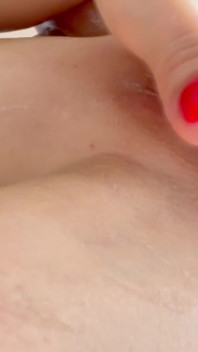 보짓물이 많은 오르가즘에 내 보지를 젖히고 손가락으로 깨웠다 - POV 슬로우