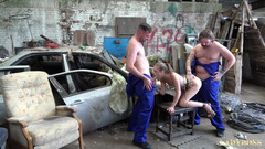 April Paisley: Dvojitá anální mechanika havarijní služby