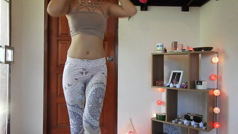 MissAnja_FH: 性感的汗水脱衣诱惑，跳舞