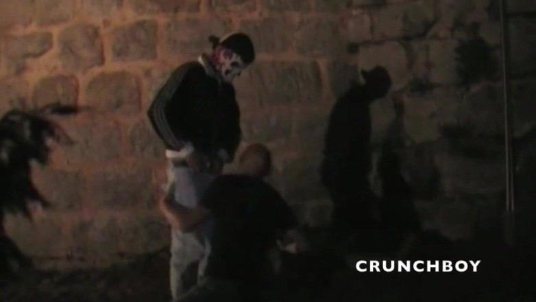 Sneaker gay: Fucke, jeune mec innocent, se fait baiser par un gangster,...